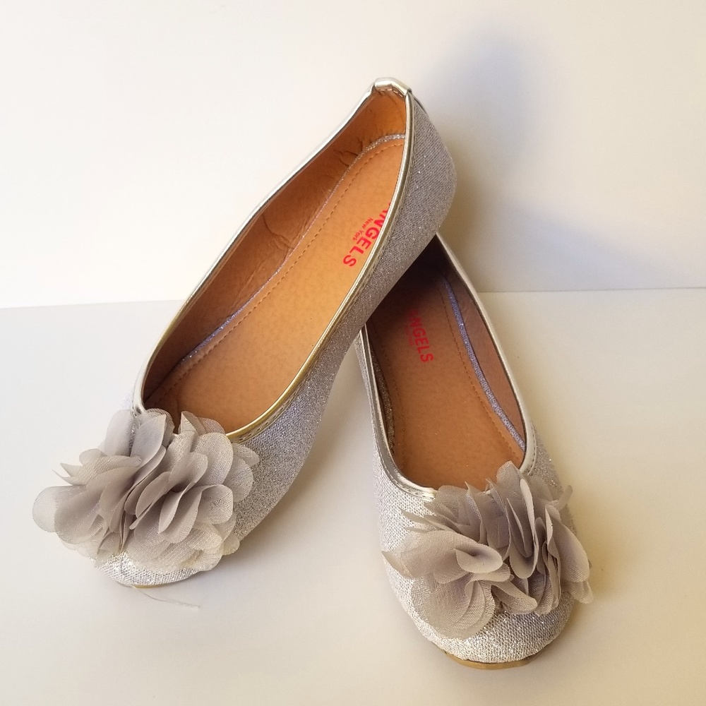 Girl's Shoes - Picture 2 of 3